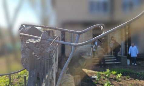 Окупанти атакували лікарню в Херсоні, четверо працівників постраждали