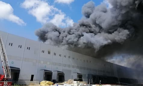В Одесской области горело более гектара складов, к тушению привлекли более 80 пожарных