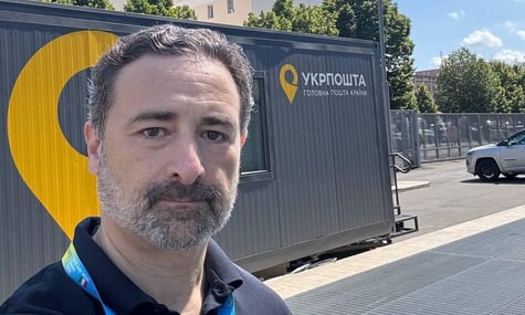 «Якщо людина — мудак, хтось має їй про це сказати». Директор «Укрпошти» заявив, що не перепрошуватиме за онлайн-сварку