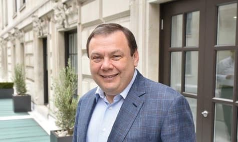 У Великій Британії затримали «заможного російського бізнесмена». ЗМІ пишуть, що це Фрідман