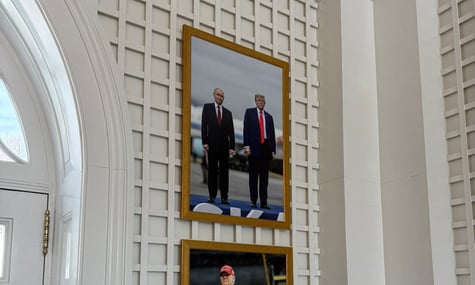 Фото президента США Дональда Трампа та глави рф володимира путіна у Білому домі