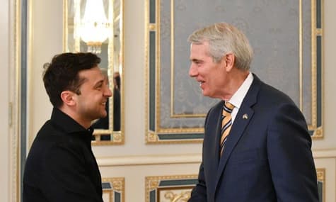 Зеленський розповів сенатору США про потребу України в новому озброєнні