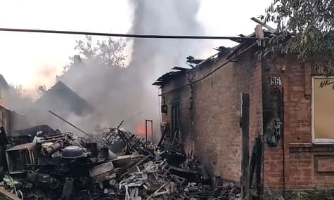 Окупанти обстріляли Бахмут запалювальними снарядами: згоріли 7 житлових будинків