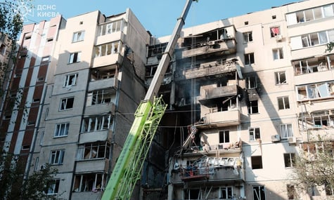 Вагітна жінка, яка постраждала від атаки в Києві, народила: медики борються за життя малюка і мами