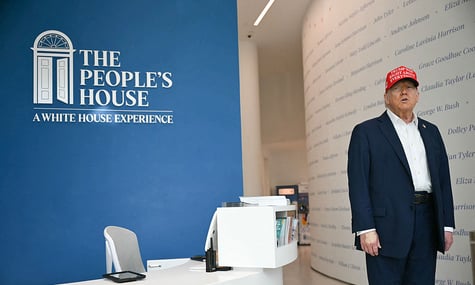 Трамп порівняв Зеленського і путіна з «олією і оцтом» та каже, що не хотів би бути присутнім на їхній зустрічі