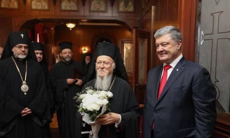 Російська церква назвала «політичним кроком» угоду Порошенка зі Вселенським патріархом