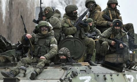 На південний фронт прибуло підкріплення окупантів та вагони із боєприпасами — командування