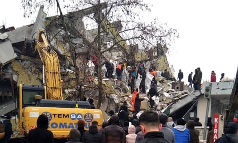 Землетрясение в Турции: по меньшей мере 24 украинца из зоны бедствия не выходят на связь
