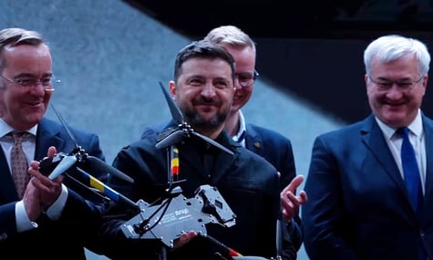 У Німеччині запрацювало перше виробництво дронів за українською технологією. Зеленський прийняв перший БпЛА