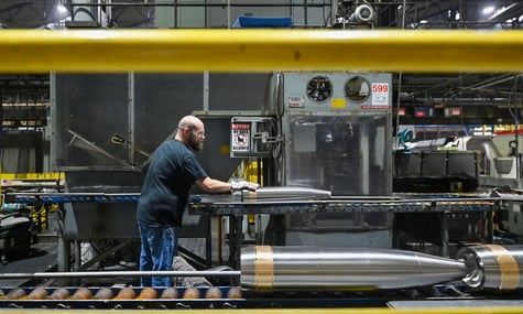 Пентагон вимагає від оборонних компаній США прискорити виробництво зброї — WP