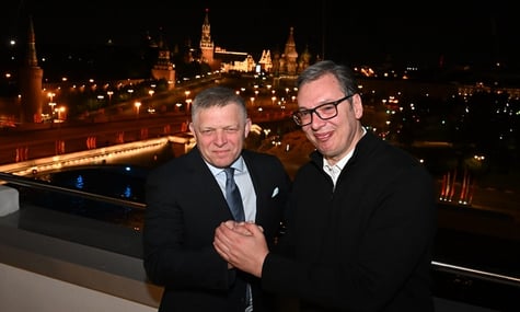 «Брати навіки»: Фіцо та Вучич зустрілися в Москві