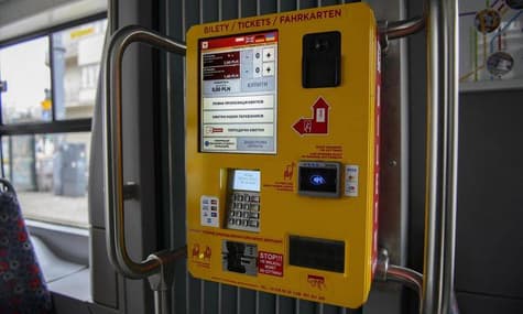 У квиткових автоматах польського Лодзя з’явилася українська