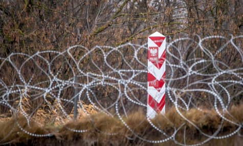 Польские пограничники задержали двух украинцев, якобы содействовавших мигрантам на границе с Беларусью