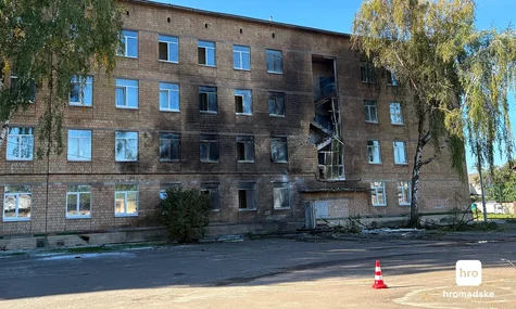 Пошкоджена внаслідок російського удару школа в Солом'янському районі Києва, 1 жовтня 2026 року