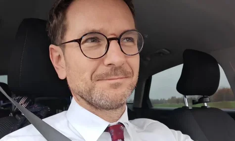 Справу про «обстріл» авто євродепутата, який обурювався через «розкішне» життя українців у Польщі, закрили: доказів не знайшли