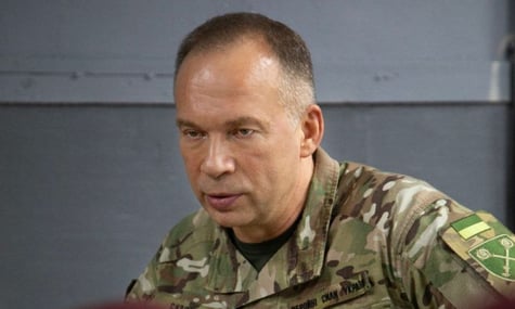 «Найважливіше — зберегти життя воїнів». На тлі звинувачень проти «Скелі» Сирський поговорив із військовими ДШВ та штурмових підрозділів