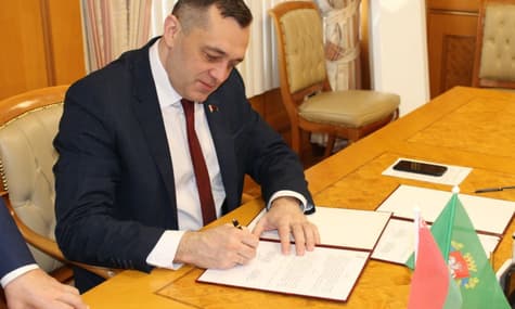 Регион Беларуси подписал соглашение о сотрудничестве с оккупированным Крымом. МИД выдвигает санкции против главы области