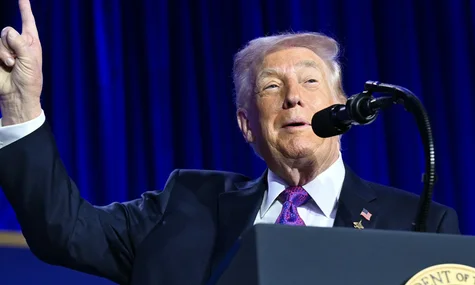 Трамп каже, що дивився відео з Обамами у вигляді мавп перед публікацією, хоч і не до кінця. Але перепрошувати не буде