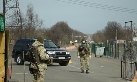 Не пройти, не проїхати. «ДНР» закрила «кордон» з Україною