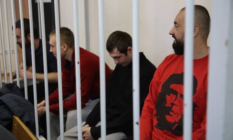 Московський суд залишив під вартою до липня чотирьох українських моряків