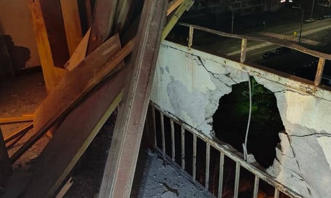 В Оболонском районе Киева упали обломки дронов: повреждена многоэтажка