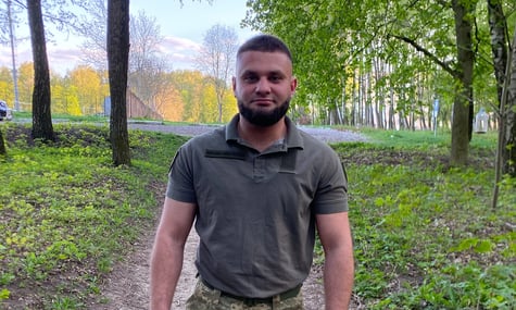 Військового ТЦК, який на камеру погрожував цивільному на задньому сидінні службового авто, відправили на фронт