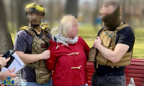 Жінка, яку підозрюють у коригуванні російської атаки на Харків Жінка, яку підозрюють у коригуванні російської атаки на Харків