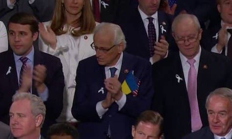 У США конгресмен прийшов на промову Трампа з прапором України