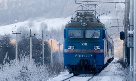 «Укрзалізниця» попередила про затримки поїздів через «аномальні погодні умови»