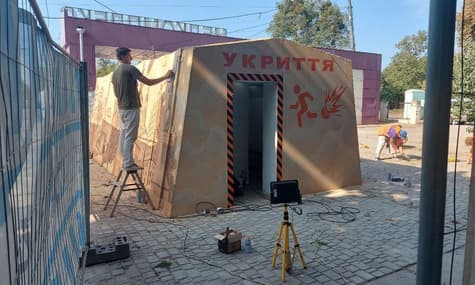 У Харкові встановили першу зупинку-укриття