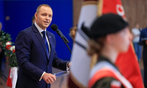 Навроцький в день пам’яті жертв Волинської трагедії закликав заборонити червоно-чорний прапор УПА