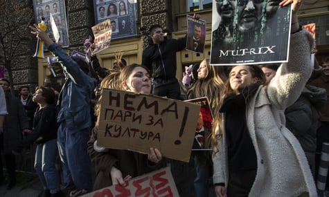 Уряд Болгарії подав у відставку на тлі масових протестів проти підвищення податків та корупції