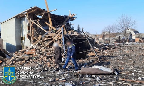 Оккупанты сбросили 7 УАБов за 10 минут: в прокуратуре рассказали детали обстрела Харьковской области