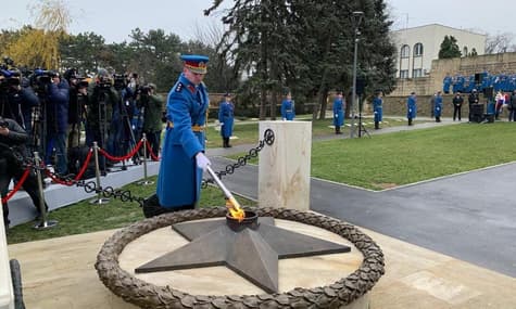 В Сербии неизвестные потушили «вечный огонь», который зажигали Лавров и Вучич. В России это назвали «дешевой выходкой»