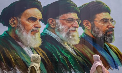 Нема нікого, хто може сказати «так». Трамп дав Ірану кілька днів, щоб там припинили внутрішню боротьбу за владу — Axios