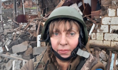 Боевой медик спасла военных от окружения: уничтожила группу россиян выстрелом из гранатомета