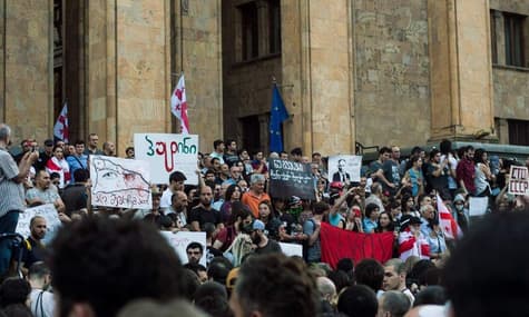 Влада Грузії ніяк не відреагувала на другу акцію протесту в Тбілісі. Опозиція анонсувала третю