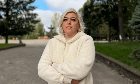 «Ходять міфи, що нам платять. То запрошую усіх». Сповідь водійки місії «На щиті», що перевозить тіла полеглих воїнів