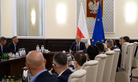 Прем’єр-міністр Польщі Дональд Туск проводить екстрене засідання уряду після збиття російських дронів над територією Польщі