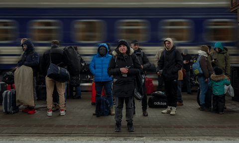 «Радимо лягати ногами до вікна». Евакуація пасажирів та інші правила безпеки на залізниці під обстрілами