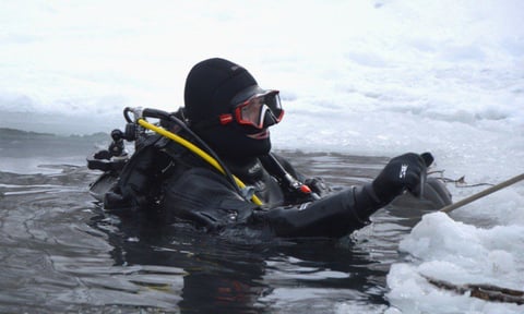 2000 годин спусків під воду, але порятунок ТЕЦ — вперше. Подробиці підводного ремонту від водолаза Андрія Власенка