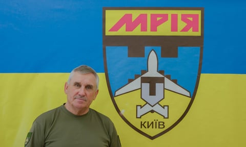 «Оборону неба значною мірою тримають ті, хто робить це безплатно». Інтервʼю із суддею КСУ у відставці, який став командиром добровольчого формування «Мрія»