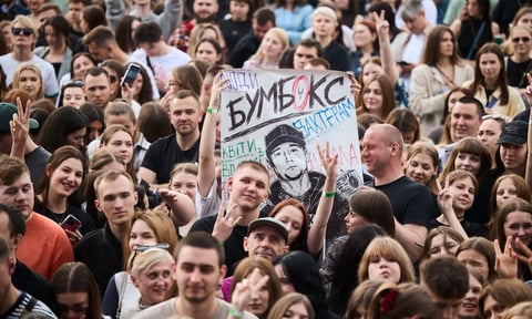 Концерти можна проводити, а вибори — ні? Як «Бумбокс» став предметом для маніпуляцій