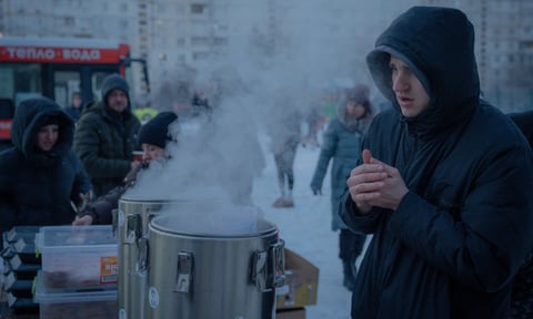 «Треба з'їжджатися зі всіма, щоб більше тепла "надмухати"». Як виживають жителі Харкова, де оголосили надзвичайну ситуацію