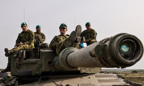 Служба відразу після школи, відбір найкращих і лотерея, або Як комплектують армії різні країни