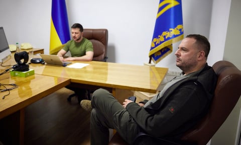 «Фігура, яку неможливо було врятувати». Що призвело до звільнення Андрія Єрмака та хто може очолити Офіс президента