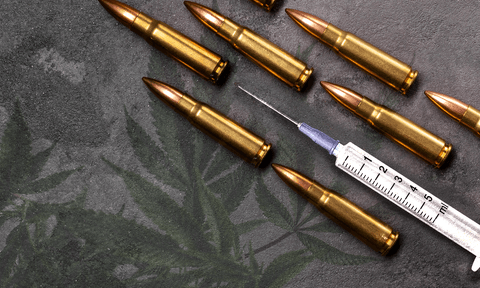 «Якщо не вколюся шість разів на добу, я просто втрачаю над собою контроль». Як ми шукали клініку для військового, який став наркозалежним через знеболювальні