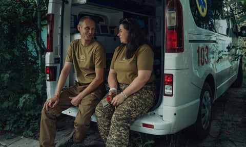 «Война нас сильнее скрепила». Как супруги вместе присоединились к армии и помогают спасать раненых