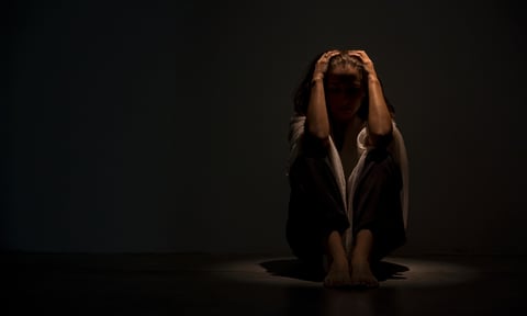 «Ти ще молода». Як «співчуття» може довести до самогубства