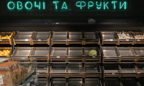 Всі гребуть — і я гребу. Що треба знати, перш ніж скуповувати крупи та олію